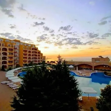 S Vyhledem Na Midia Family ,aheloy Appartement Aheloy