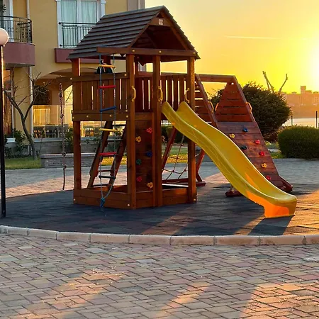 S Vyhledem Na Midia Family ,aheloy Appartement