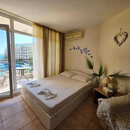 S Vyhledem Na Midia Family ,aheloy Appartement