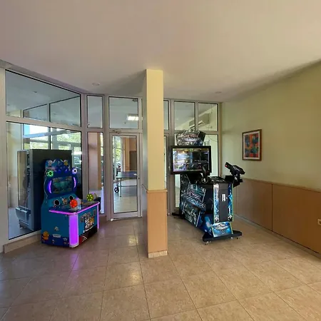 S Vyhledem Na Midia Family ,aheloy Appartement