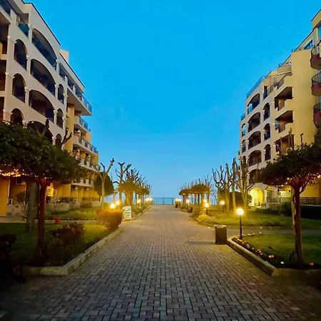 S Vyhledem Na Midia Family ,aheloy Appartement Aheloy
